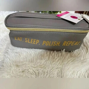 Beauty organizer zip top closure nwt gray and gold NWT